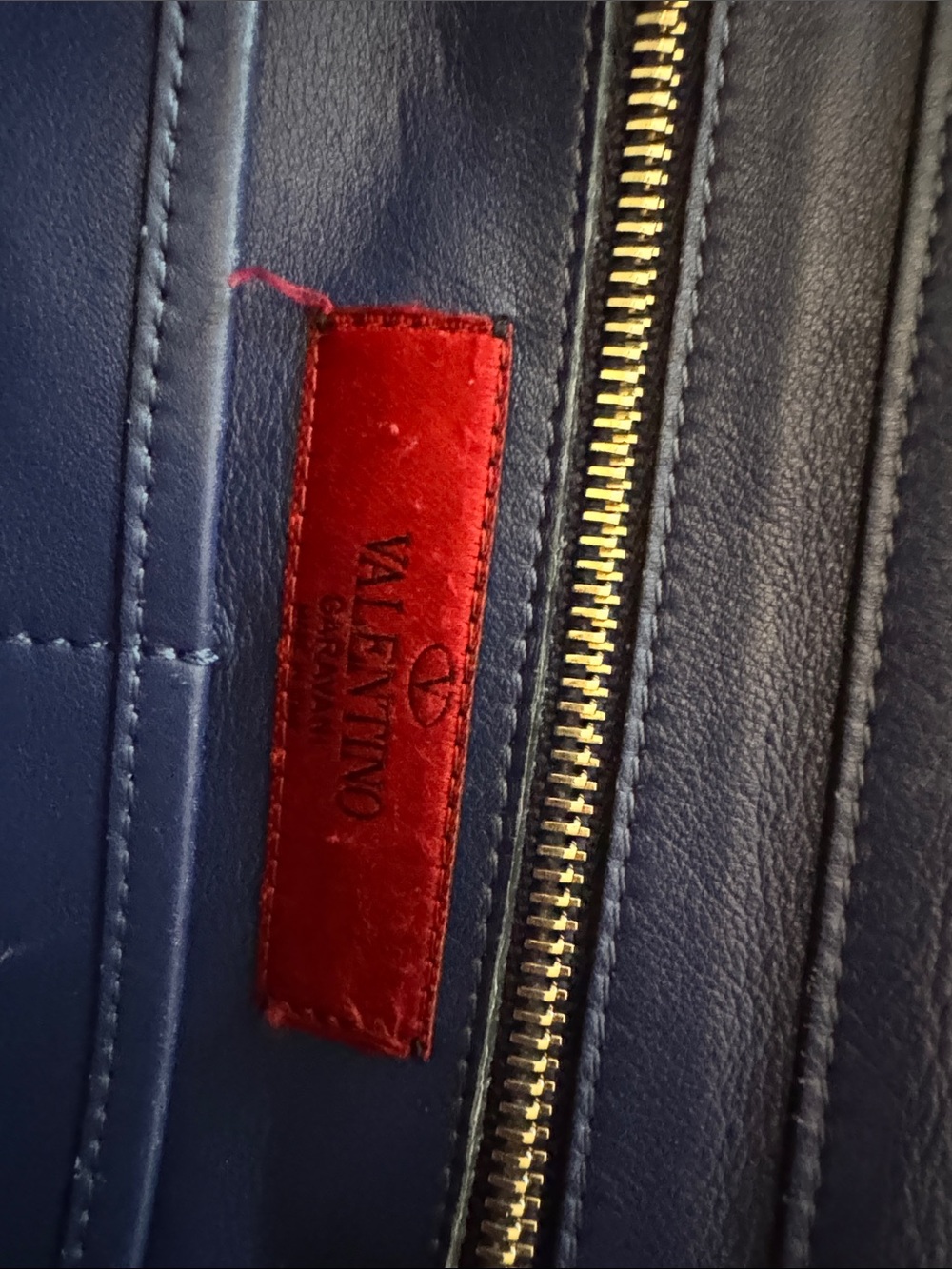 Valentino Garavani Blue Leather Rockstud Shoulder Tote - Picture 3 of 7